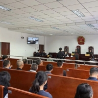 敲警钟！楚雄一起职务犯罪案件公开审理，多名干部到场旁听...