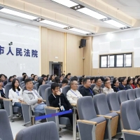 楚雄市人民法院公开审理一起盗窃案，85名师生的旁听...
