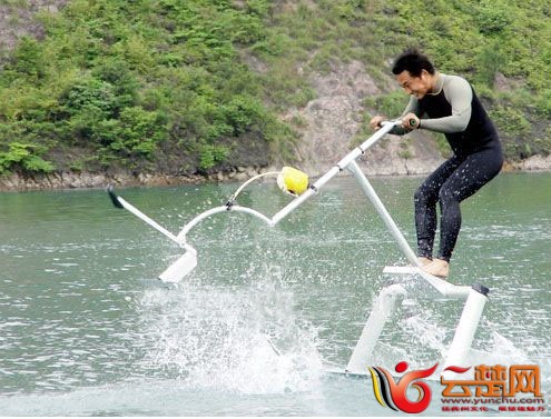 水上飞.jpg