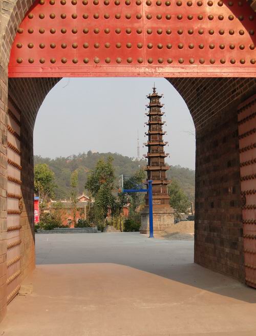 新寺院大门