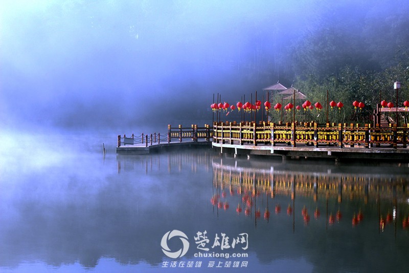 紫溪彝村青松湖晨雾_副本.jpg